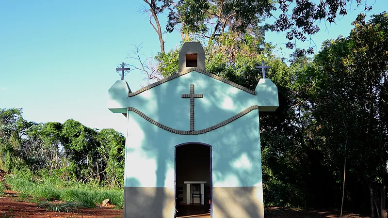 Capela no meio da mata